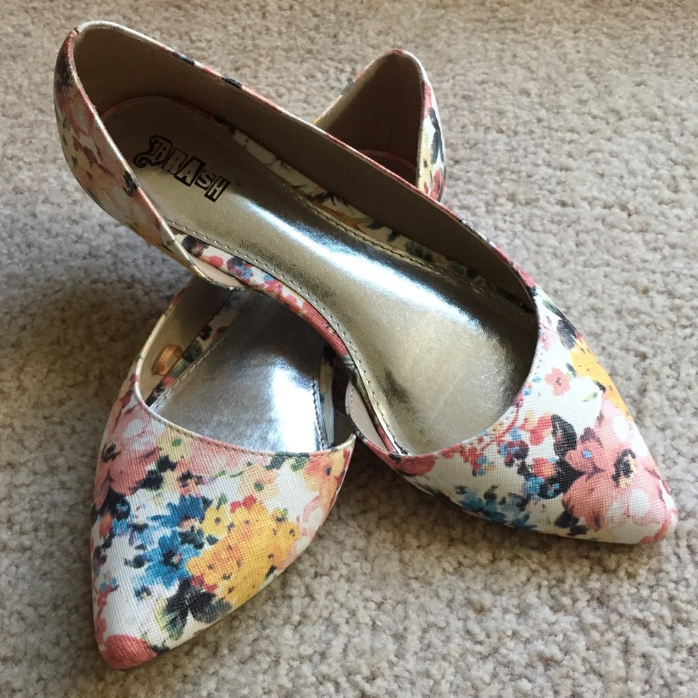 🚫SOLD🚫Floral Flats